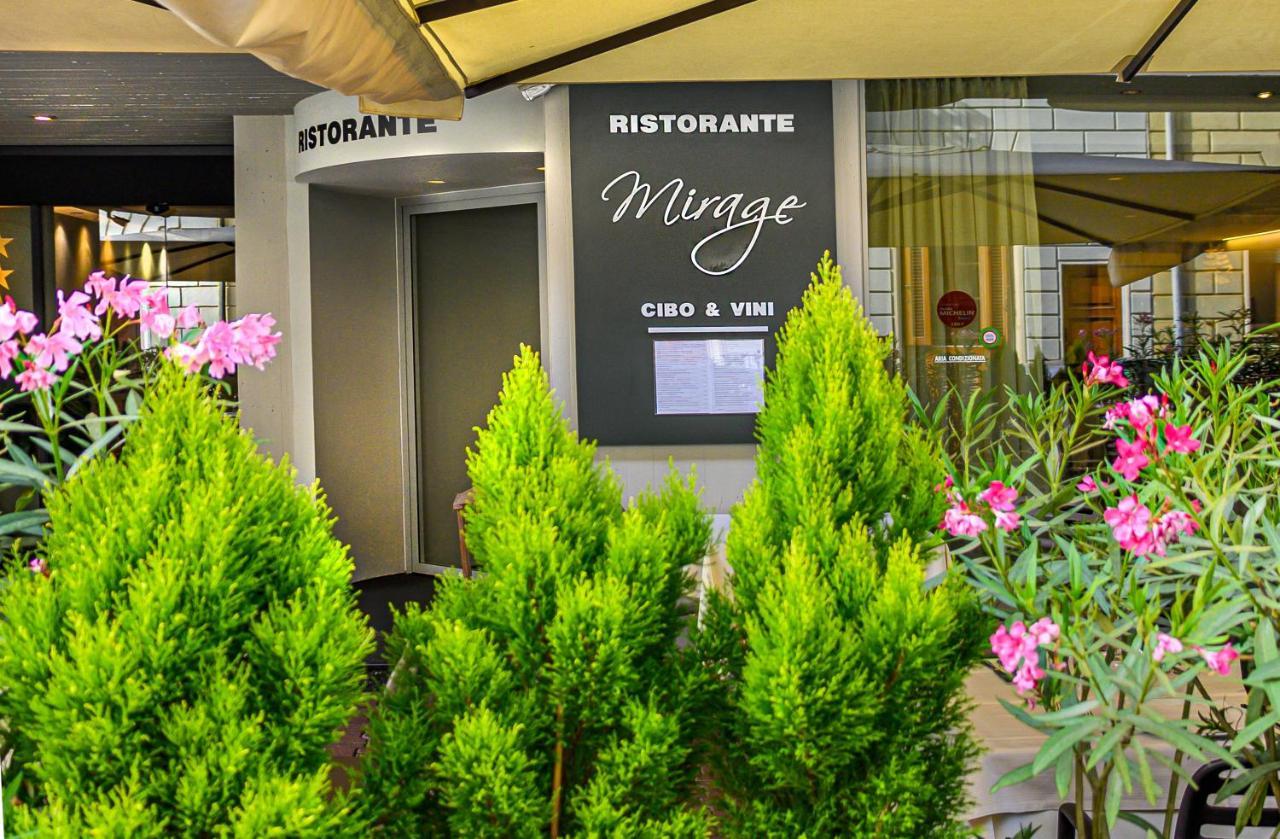 Hotel Mirage เวียเรจโจ ภายนอก รูปภาพ